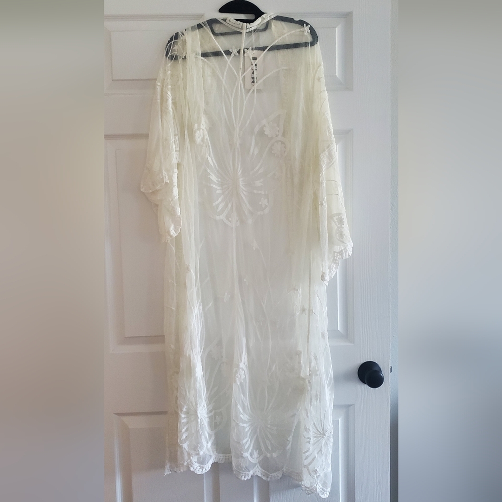 Renjo Elegant Sheer Cream Duster Kimono - Picture 2 of 5